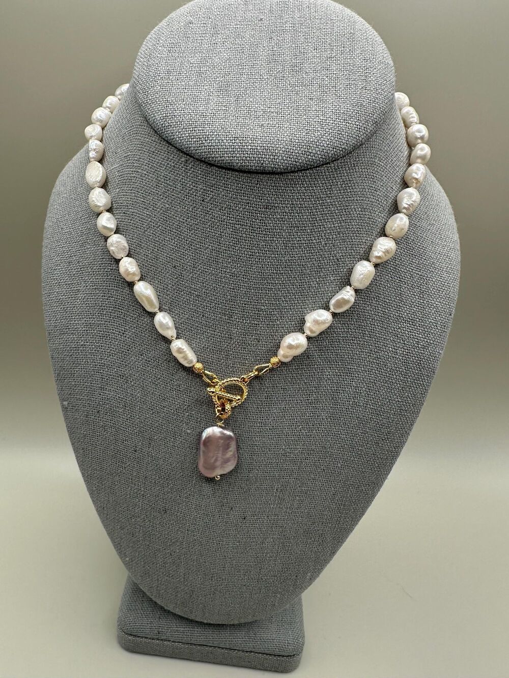 White Nugget Pearl Choker, Purple Baroque Pearl, Gold Toggle, 16 - Picture 3 of 8